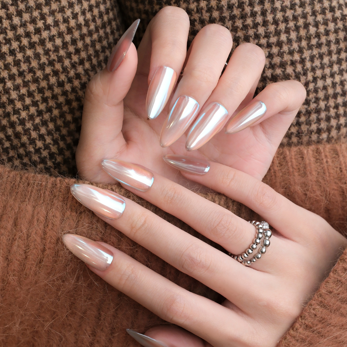 EB Model 4 Press On Nails