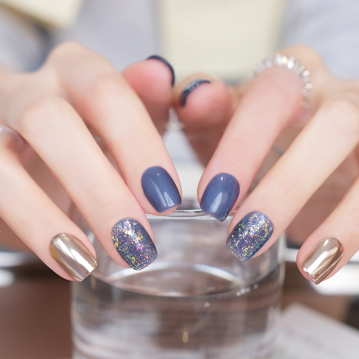 EB Model 5 Press On Nails