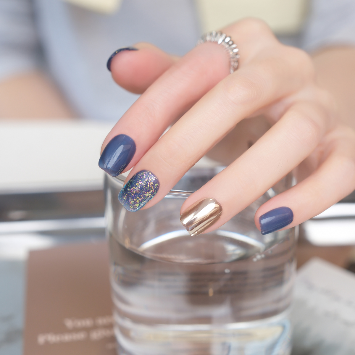 EB Model 5 Press On Nails