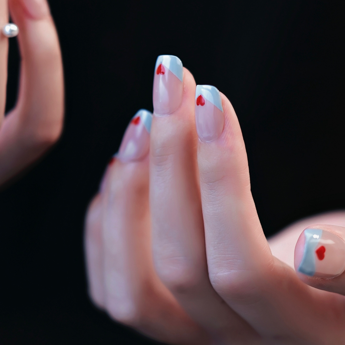 Heart Design-Hand-Painted Press On Nails– One-of-a-kind designs by professional nail artists: EB-02